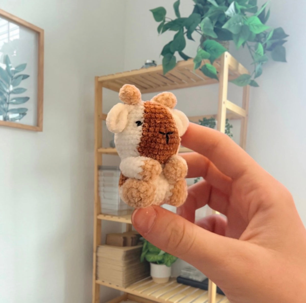 'Sitting Chubby Goat' crochet amigurumi PDF pattern | US terms