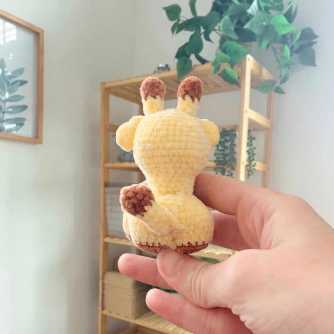 'Standing Chubby Giraffe' crochet amigurumi PDF pattern | US terms