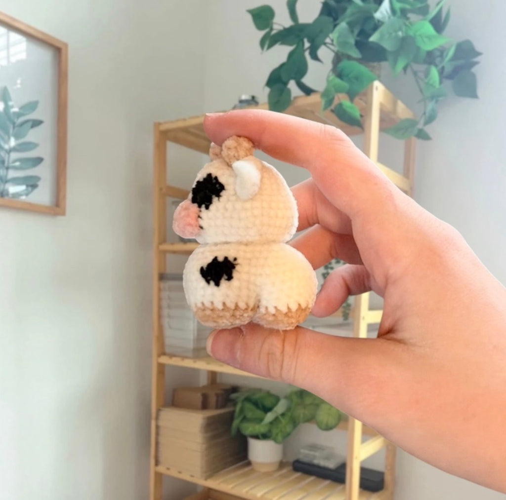 'Standing Chubby Cow' crochet amigurumi PDF pattern |
US terms