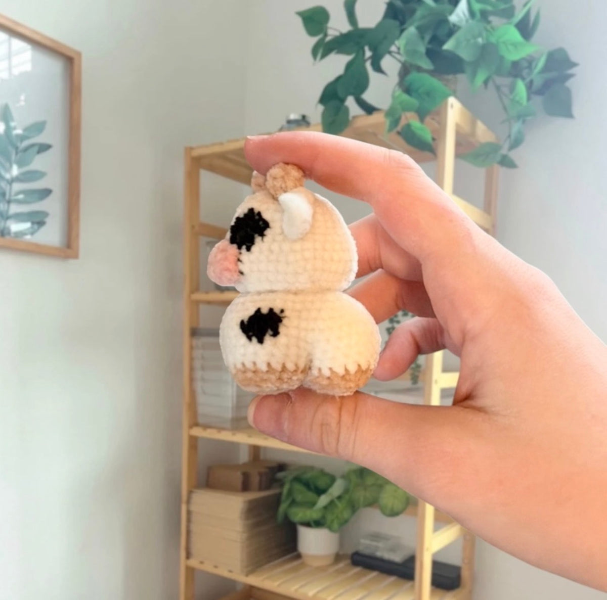 'Standing Chubby Cow' crochet amigurumi PDF pattern |
US terms