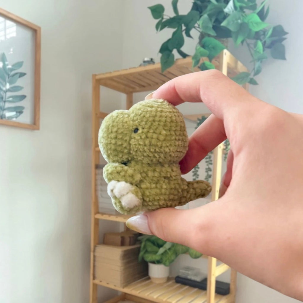 'Sitting Chubby T.rex' crochet amigurumi PDF pattern | US terms
