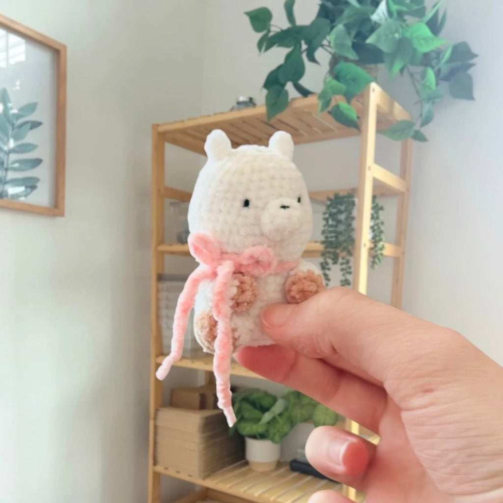 'Sitting Chubby Alpaca' crochet amigurumi PDF pattern | US terms