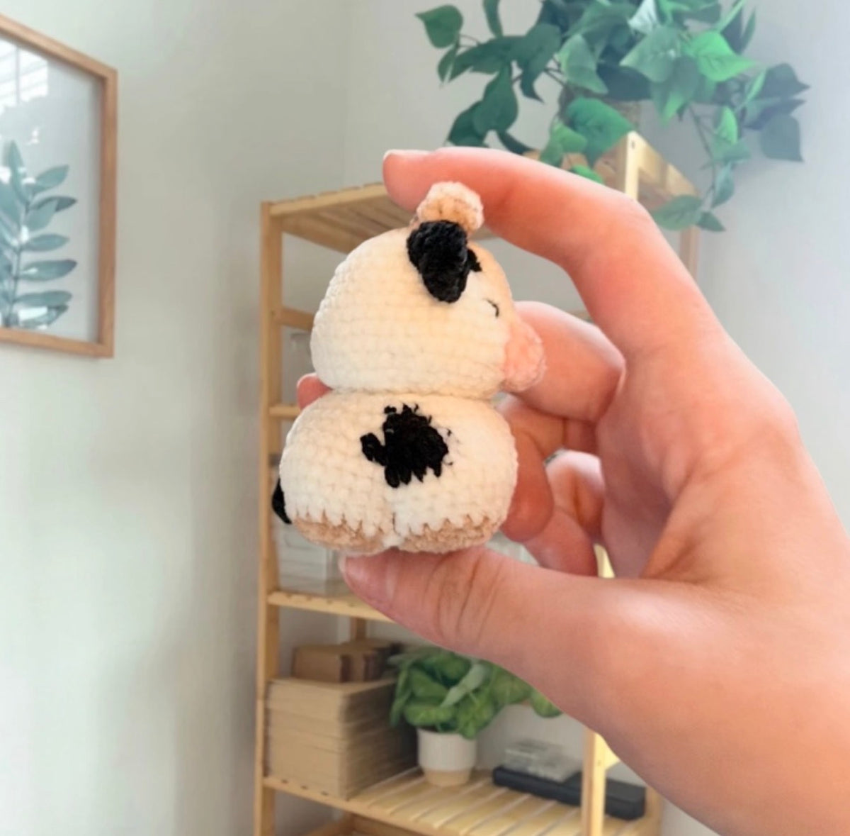 'Standing Chubby Cow' crochet amigurumi PDF pattern |
US terms